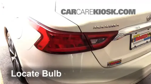 2016 Nissan Maxima SR 3.5L V6 Luces Luz de giro trasera (reemplazar foco)